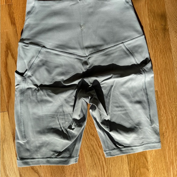 Lululemon align short with pockets - Picture 4 of 4